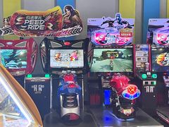 -反斗乐园π·电玩·高空拓展·蹦床(龙华天虹店)