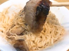 猪颈肉芝士捞公仔面-新记餐厅(香槟大厦店)