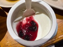 -老牌坊云南鱼豆花火锅(爱建店)
