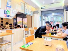 -杨铭宇黄焖鸡(五爱街店)