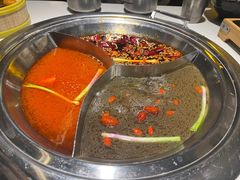 -老房老舍重庆火锅(假日城市店)