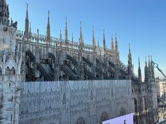 -文艺复兴百货(米兰大教堂广场店)