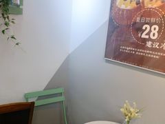 用餐区-津椰本·海南正宗椰奶清补凉(店一店)