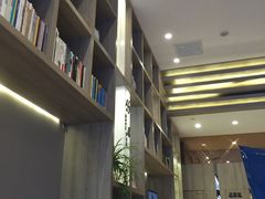 -西安大雁塔科技大学地铁站亚朵酒店