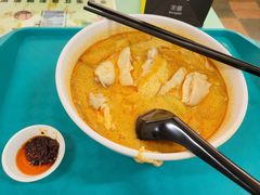-亚王咖喱鸡米粉面
