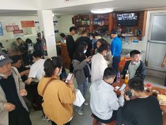 等位区-宝瑞门钉肉饼店