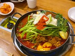 土豆排骨火锅-喇喇排骨火锅·传统韩式脊骨汤(望京西园总店)