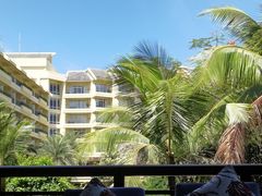-亚龙湾喜来登·美景台大堂吧