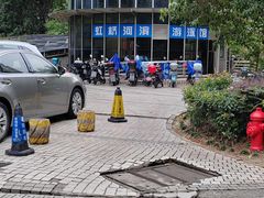 -虹桥河滨花园会所游泳馆