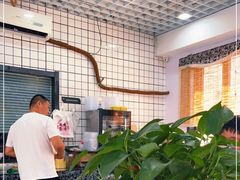 大堂-八两八金·莱芜特色炒鸡(市南漳浦路店)