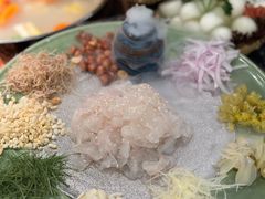 -得意咚瓜·顺德鱼生·冬瓜火锅(深圳首店)