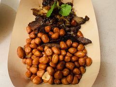 卤牛肉拼花生-新发现(苏州中心商场店)