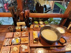 -银米·云南传统过桥米线(双廊黑金冠店)