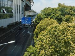 -康新公路(地铁站)