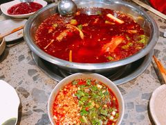 -肖肖酸萝卜鱼火锅(总店)
