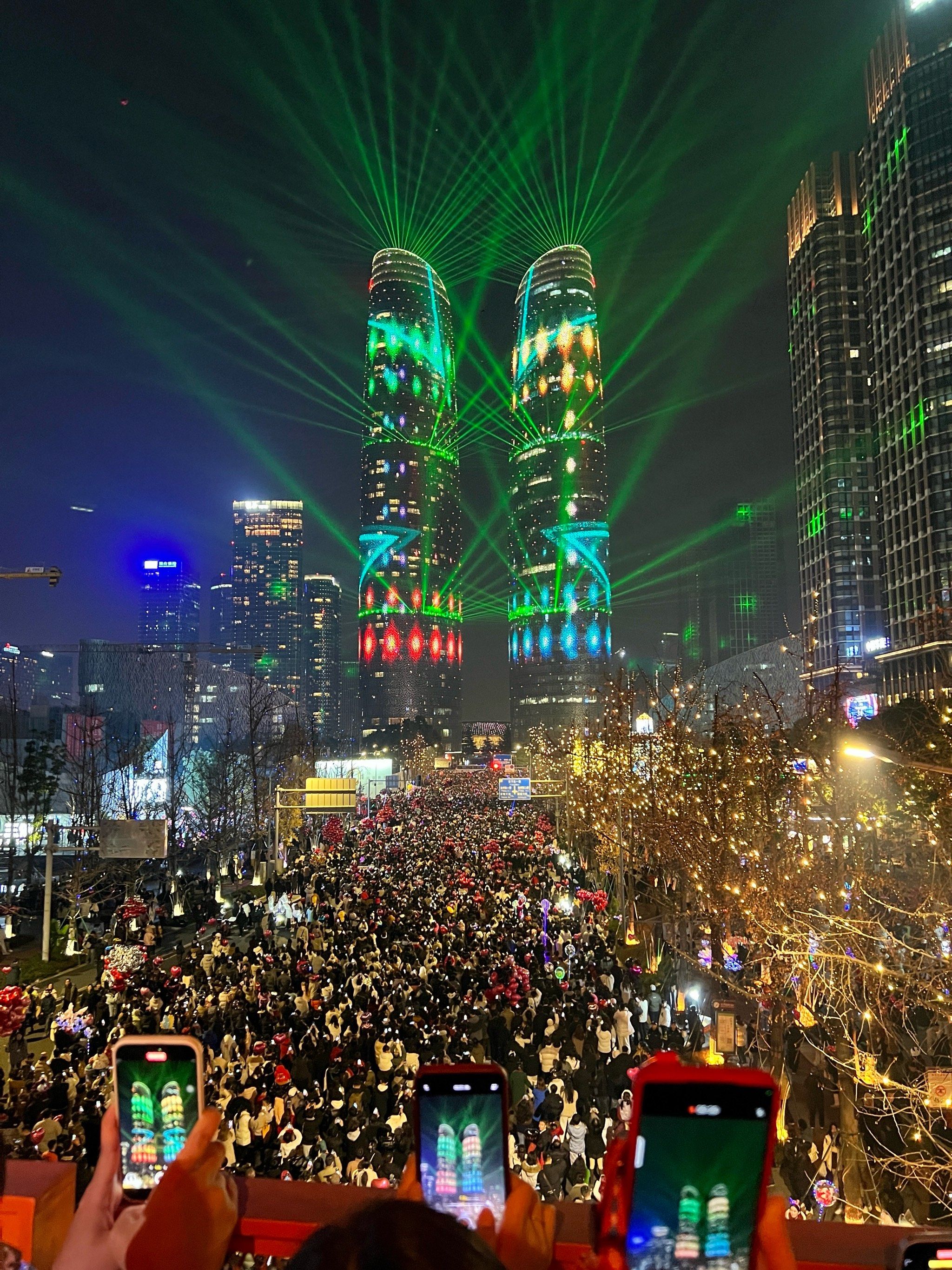 成都交子大道!2024最伟大的灯光秀!