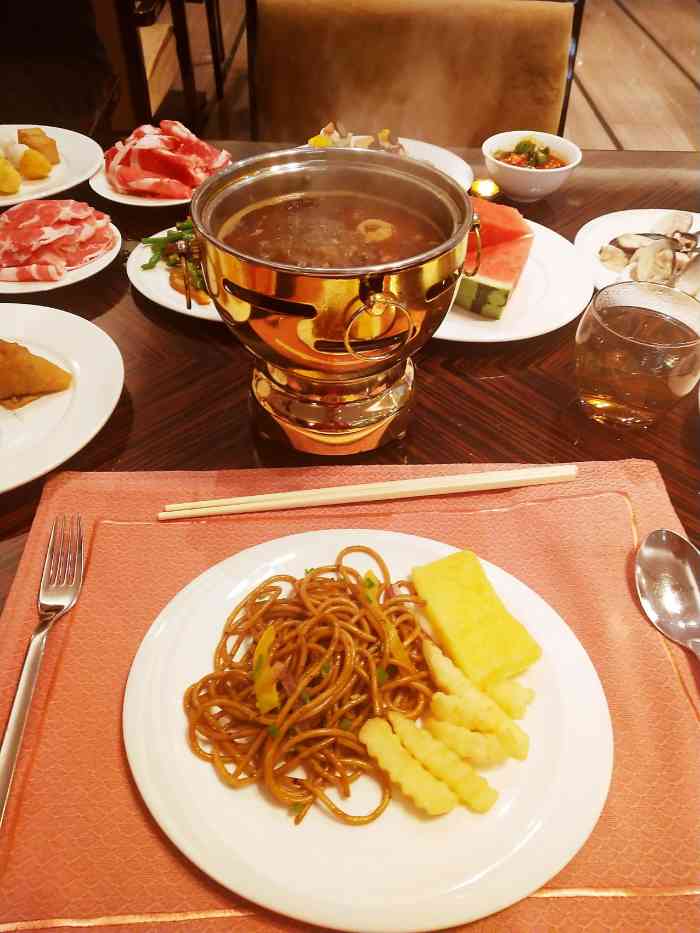 金皇酒店·中西餐厅-"五一期间金皇五星级自助餐三个大人278元.