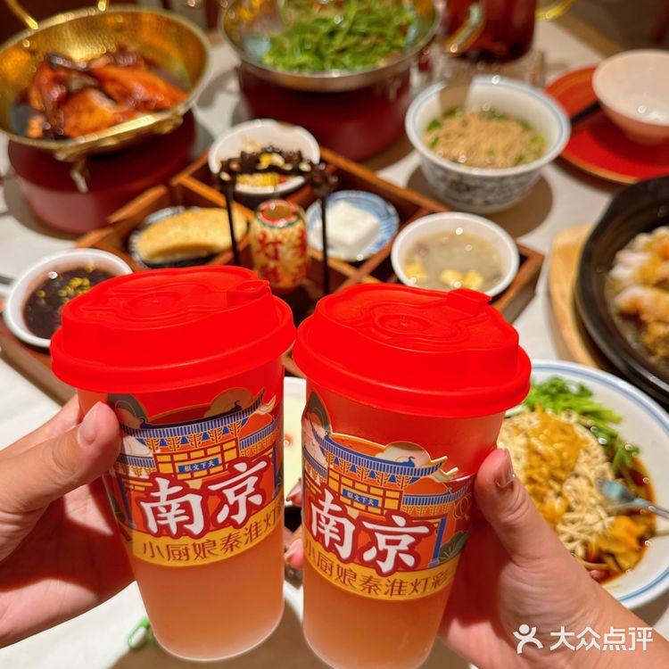 夫子庙这家小厨娘秦淮灯会太卷了！好吃好看！