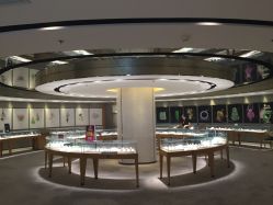 -北京七彩云南翡翠珠宝旗舰店(月坛店)