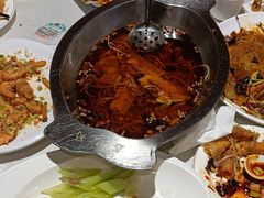-鑫巴蜀小镇 · 水煮鱼专研店(玉桥店)