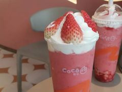 雪顶草莓甜心-CoCo都可(骆家庄新店)