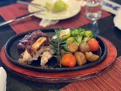 碳烤肉眼牛排及秘制牛排汁-WOLFGANG PUCK KITCHEN & BAR(迪士尼小镇店)