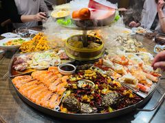 小海标准-日进一片海.生腌海鲜火锅.宵夜烧烤(三里屯总店)