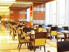 大堂-大中华希尔顿酒店-念自助餐·嗨啤·小龙虾