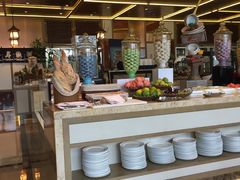 自助取餐区-大中华希尔顿酒店-念自助餐·嗨啤·小龙虾
