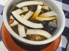椰子炖乌鸡-小粤楼·怀旧粤菜(万辉国际广场店)
