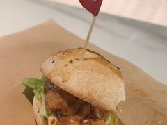 招牌香辣鸡腿堡-必胜客(蚌埠东海万达店)