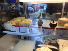 面包甜点陈列柜-双风车咖啡馆 Twin Windmills(六道口店)