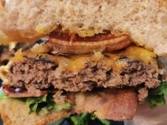 -HIGH FIVE哈福手工汉堡(桂林路店)