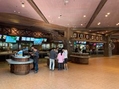 -横琴湾畔餐厅(长隆海洋王国白鲸剧场店)