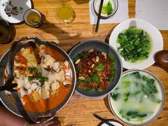 -老滇山寨•云南特色菜•地方菜•民族风情歌舞表演(金碧店)