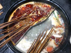-两三事小郡肝串串香火锅(桂庙店)
