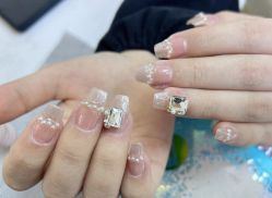 -爱纶美·美甲美睫半永久