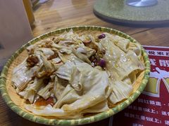捞腐竹-花悦农庄 | 烧鸡·竹筒饭(沙迳高沙温泉香溪堡店)