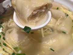 刀鱼馄饨-老半斋(福州路店)