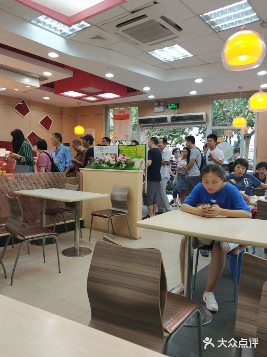 来必堡(娄山关路店)大堂图片