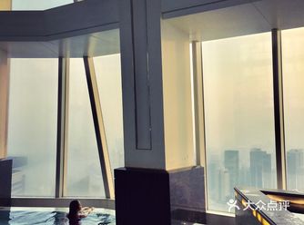 魔都旅游攻略风景超赞的酒店泳池不入住也能打卡哦！