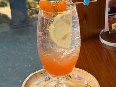 -Chom Cafe and Restaurant