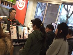 等位区-CoCo都可(湖滨银泰店B区店)