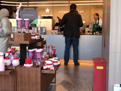 -星巴克臻选(上海虹桥新天地三店)