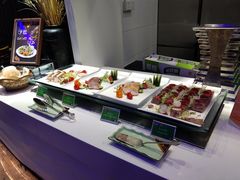 自助取餐区-亚洲国际大酒店·云顶阁旋转自助餐厅