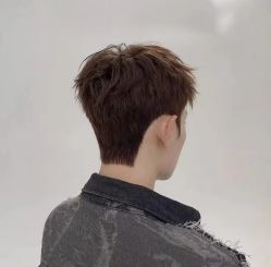 -朗峰专业美发沙龙