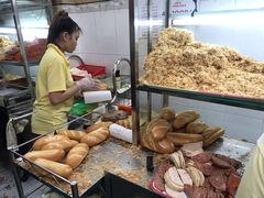 -Bánh Mì Huynh Hoa