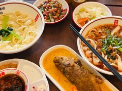 -顺溜·手工刀削面·黑金店(铜锣湾店)