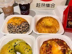 -HOT CRUSH趁热集合·现烤面包(环球港店)