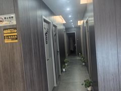 -维也纳酒店(深圳横岗塘坑地铁站店)